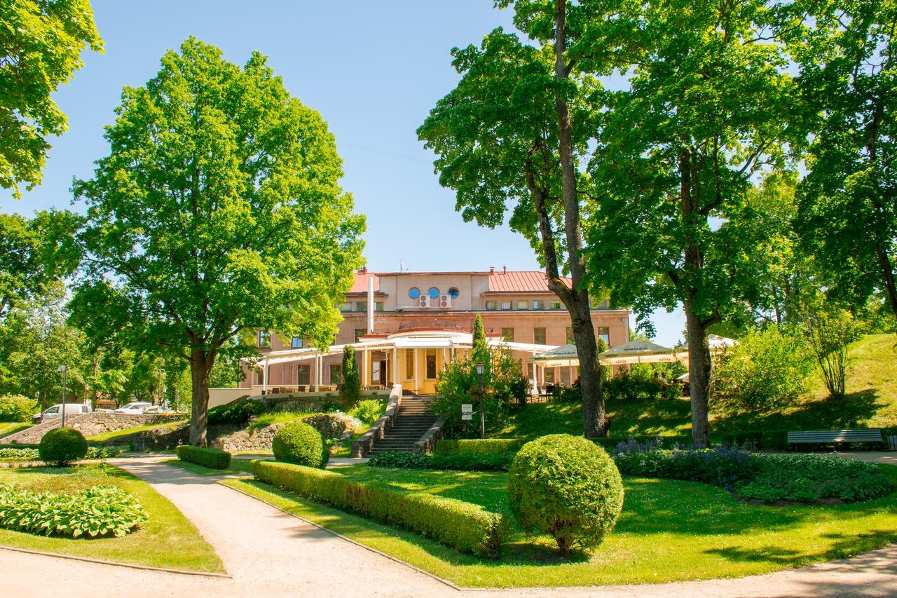 Hotel Cesis Exterior photo